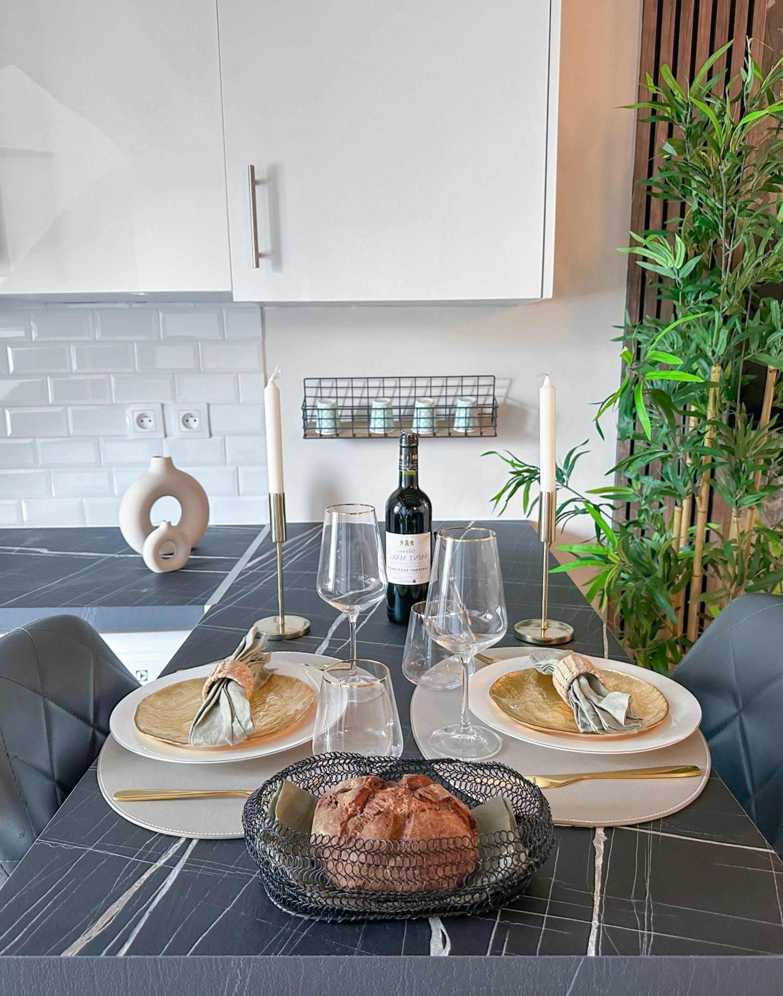 1612 B - In Pigalle Apartment *