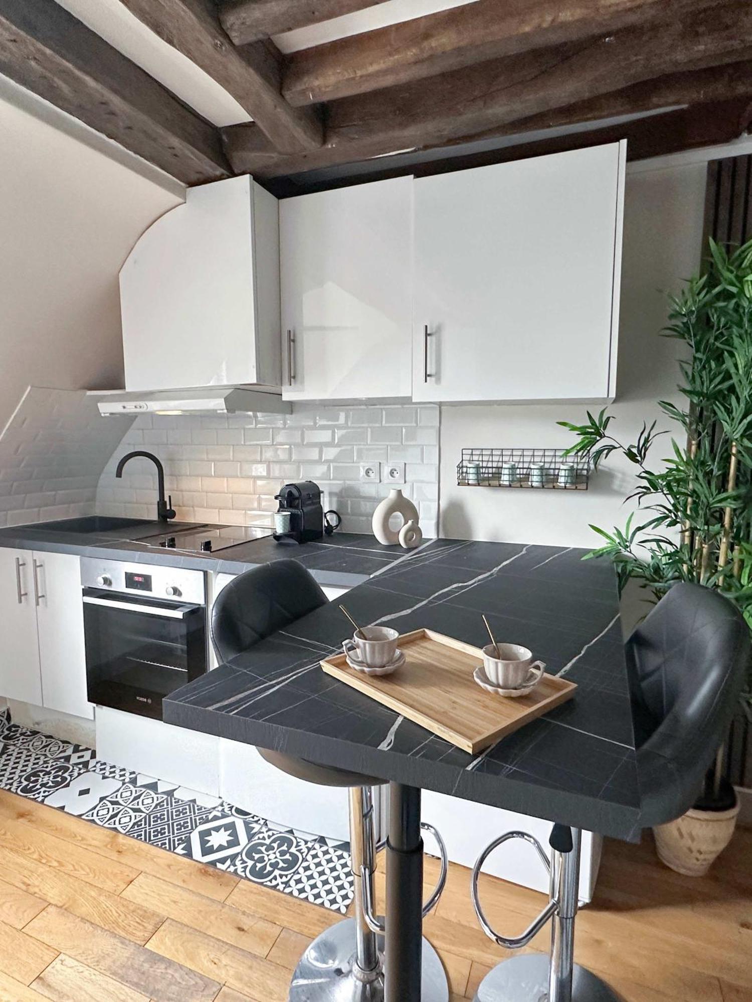 1612 B - In Pigalle Apartment