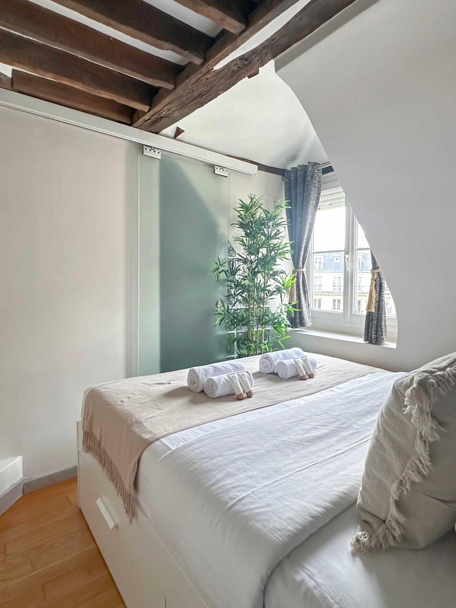 Apartment 1612 B - In Pigalle Paris